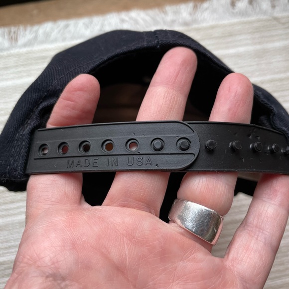 Vintage Navy SnapBack hat. - Picture 3 of 4